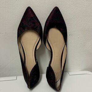 Marc Fisher Black and Burgundy Flats Pre-Owned Size : 8